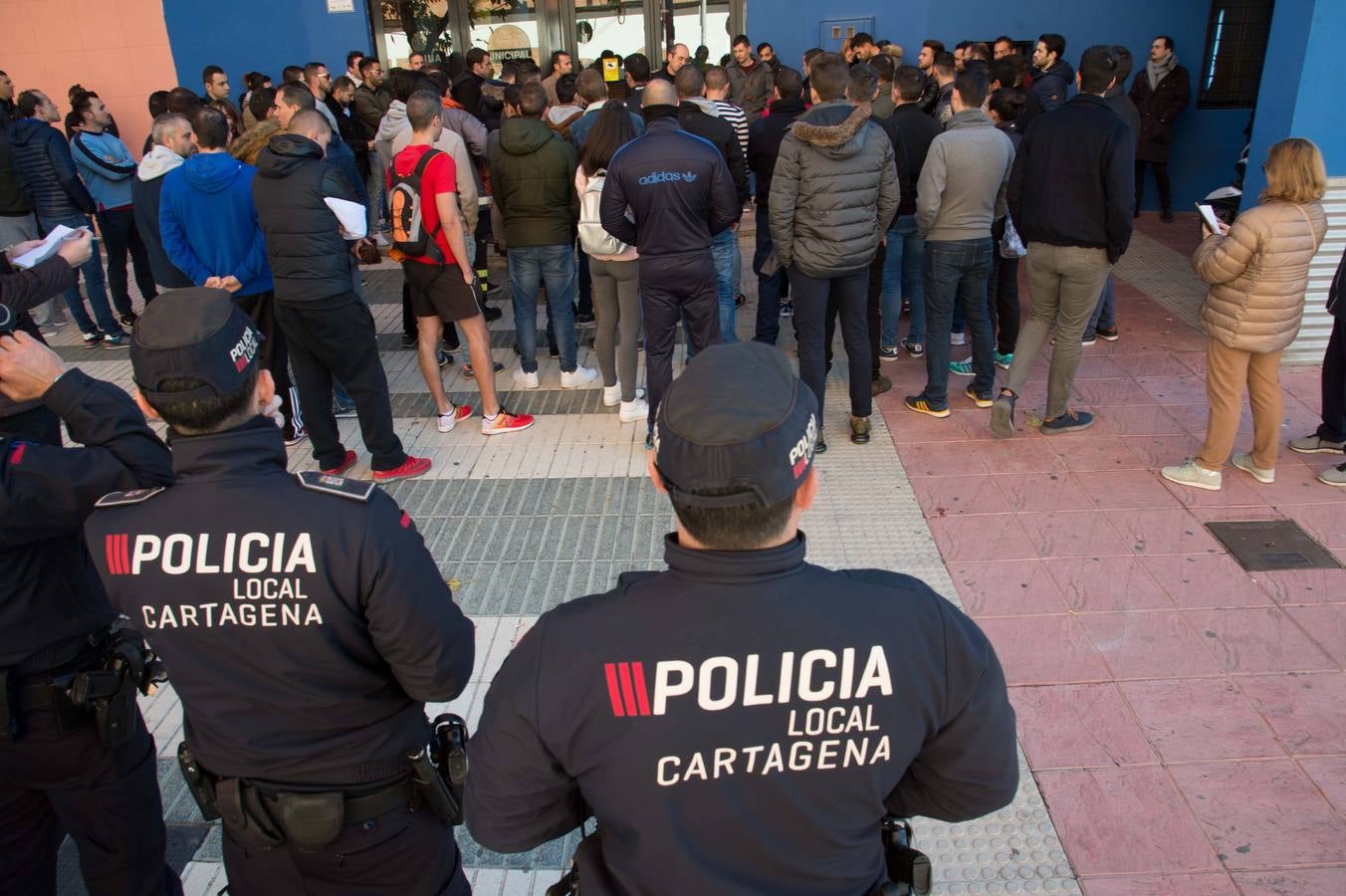 Las prejubilaciones del subinspector jefe y de varios mandos por el nuevo real decreto merman la dirección cualificada del cuerpo de Cartagena.