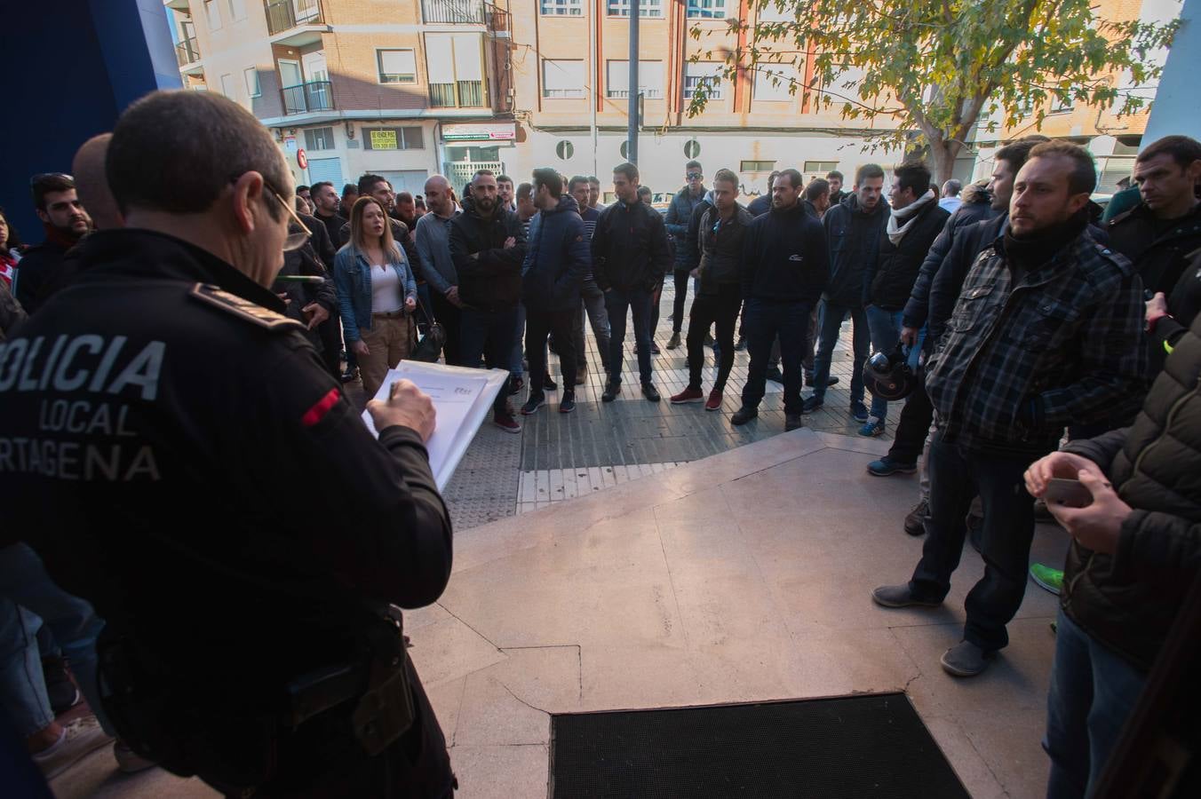 Las prejubilaciones del subinspector jefe y de varios mandos por el nuevo real decreto merman la dirección cualificada del cuerpo de Cartagena.