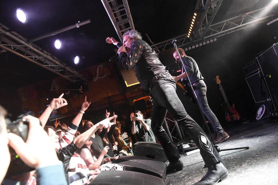 Sonaron un par de M Clan, 'Calle sin luz' y 'Perdido en la ciudad', esta con la participación como invitado de Ricardo Ruipérez, la otra mitad del grupo 