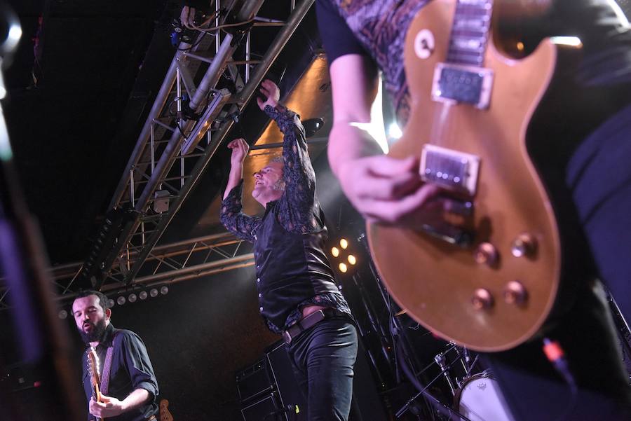 Sonaron un par de M Clan, 'Calle sin luz' y 'Perdido en la ciudad', esta con la participación como invitado de Ricardo Ruipérez, la otra mitad del grupo 