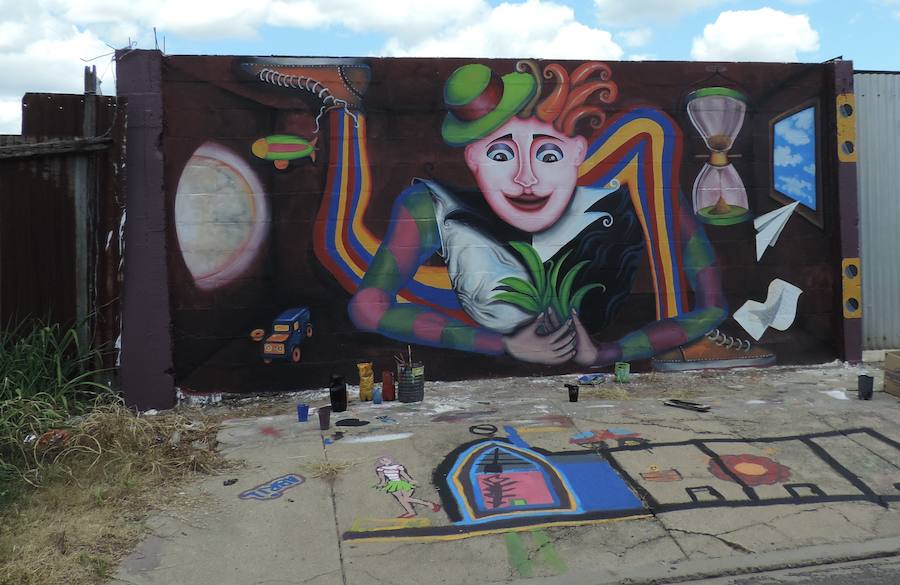 Festival celebrado en el distrito de Mercedes, Uruguay, en el que miles de artistas se unen para conbinar el estilo de música Jazz y el arte del graffiti.