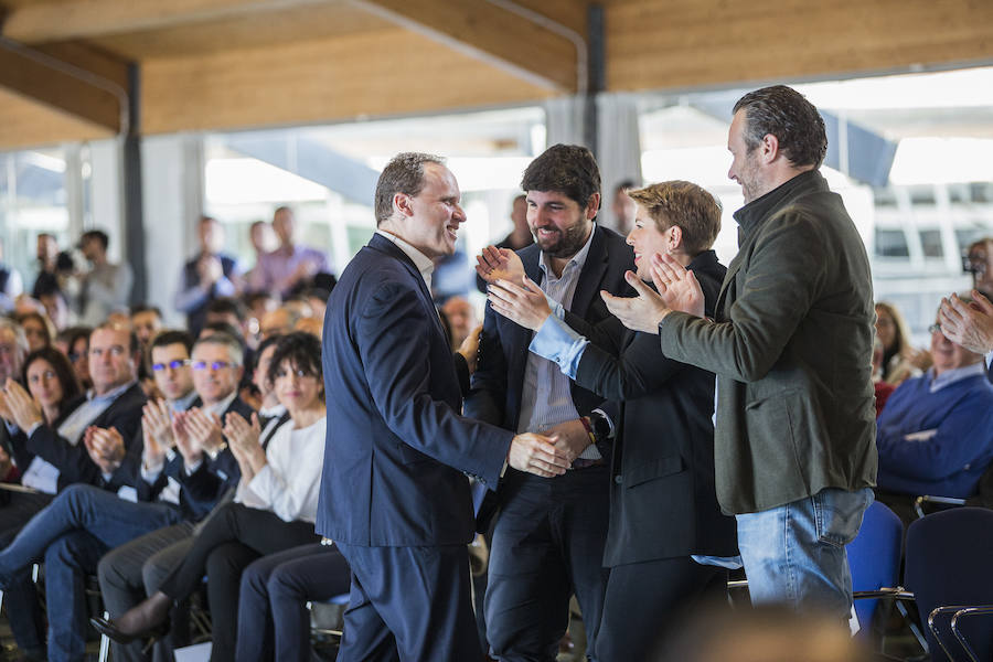 El presidente de la Comunidad muestra su compromiso de trasladar la consejería de Turismo a Cartagena, «una propuesta que haremos realidad cuando volvamos a gobernar en mayo»