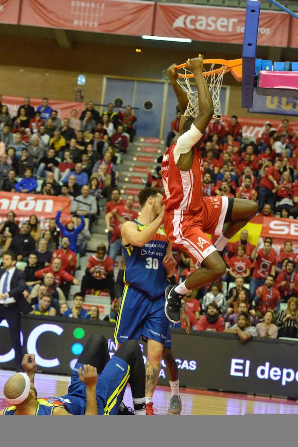 El conjunto universitario no levanta cabeza ante el conjunto entrenado por Ibon Navarro, predecesor en el banquillo murciano de Javi Juárez