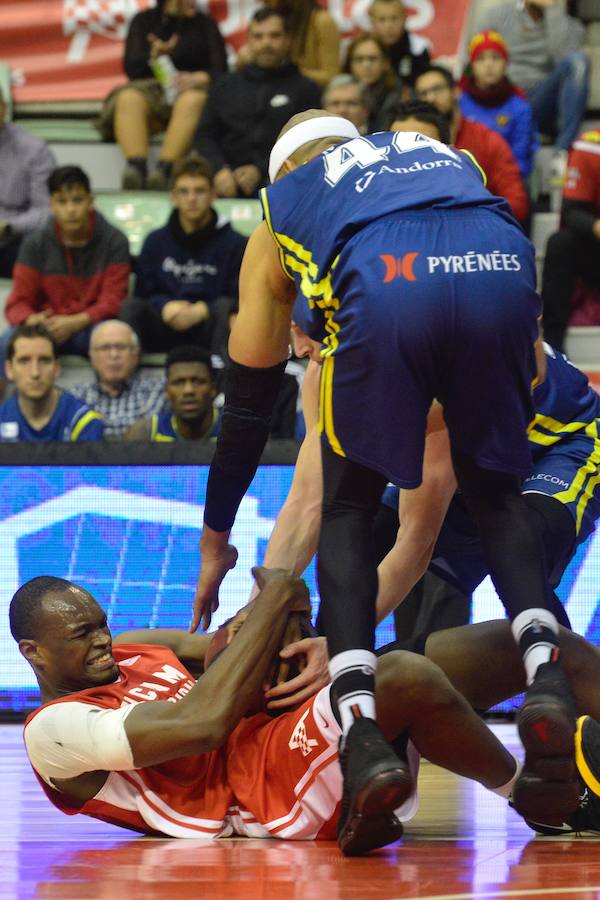 El conjunto universitario no levanta cabeza ante el conjunto entrenado por Ibon Navarro, predecesor en el banquillo murciano de Javi Juárez