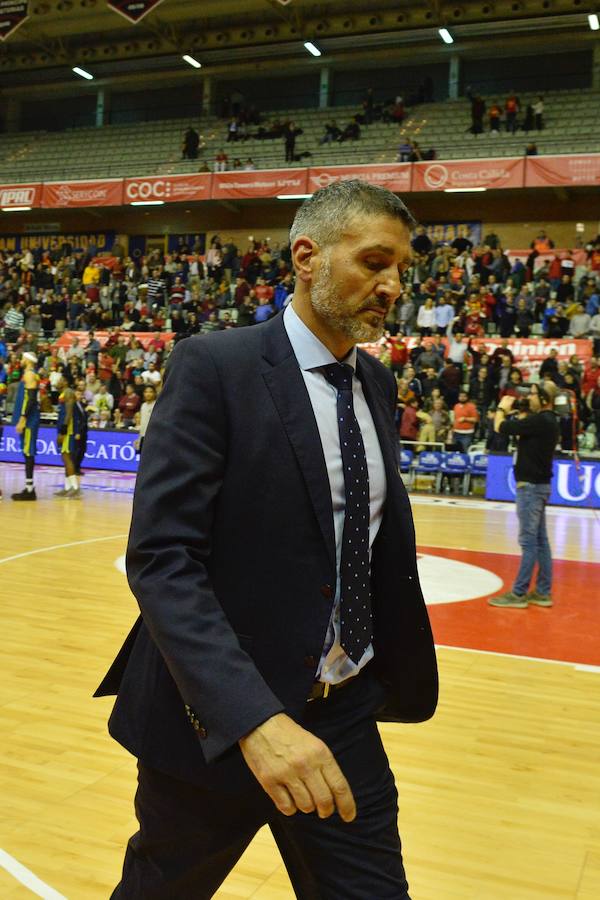 El conjunto universitario no levanta cabeza ante el conjunto entrenado por Ibon Navarro, predecesor en el banquillo murciano de Javi Juárez