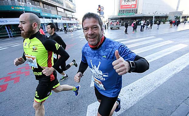Galería. Participantes de la VI Maratón Murcia durante la carrera.