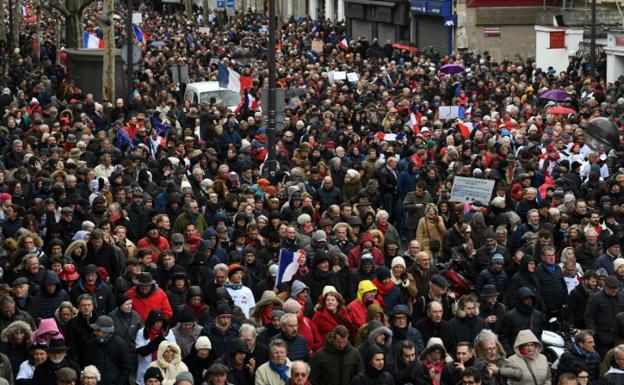 Manifestación de los 'pañuelos rojos' en París. 