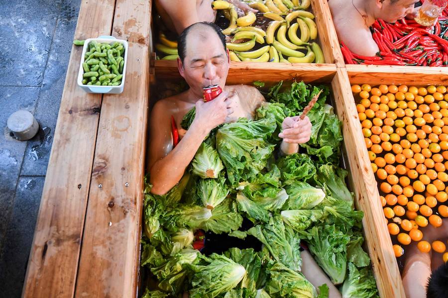 La danza del león es una característica común para traer buena fortuna, prosperidad, buena suerte a las empresas y ahuyentar a los espíritus malignos durante el Año Nuevo Lunar que se celebra el 5 de febrero de este año.
