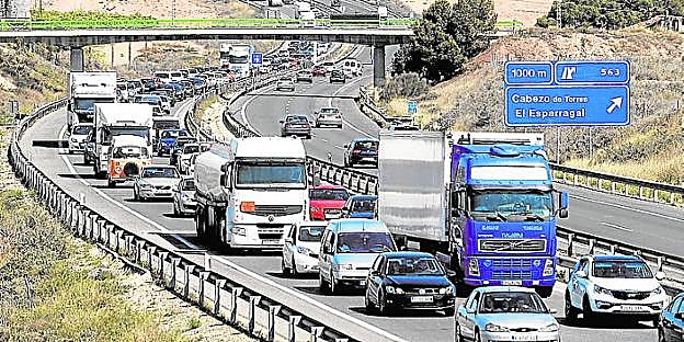 Uno de los atascos en la A-7 junto a Nueva Condomina. 