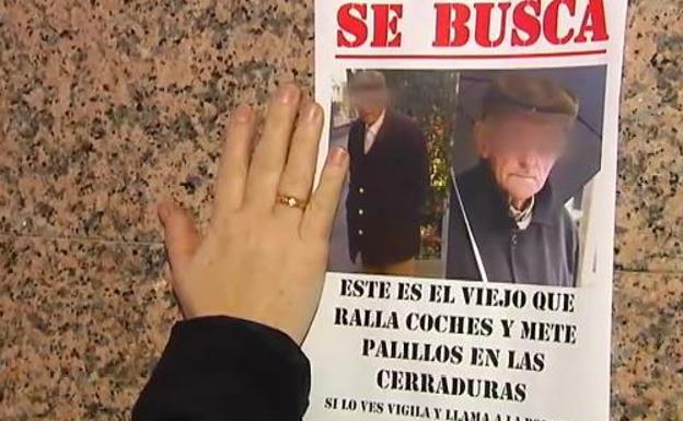 El anciano que atemoriza a todo un barrio: 1.200 coches rayados y bastonazos a los vecinos