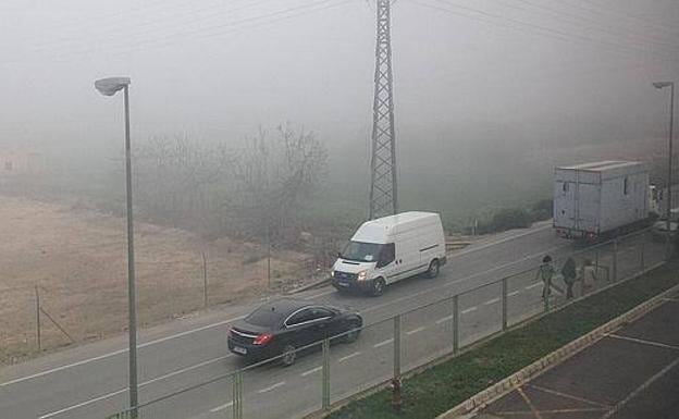 ¿Seguro que sabes usar las antiniebla del coche? Pueden multarte con 200 euros si lo haces mal