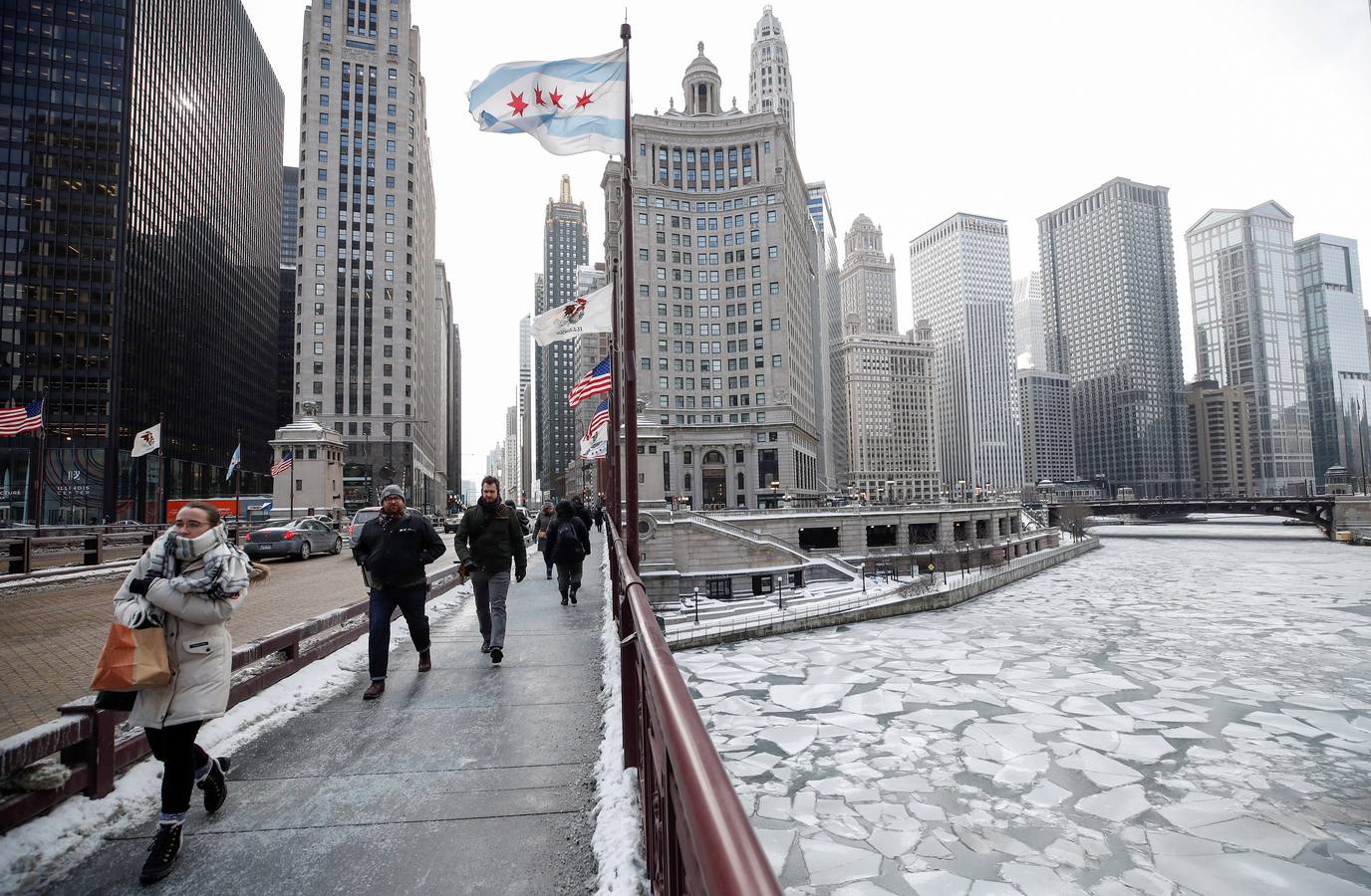 Una ola de frío polar cruza Chicago, Illinois (EE. UU.). Las temperaturas en el área de Chicago podrían bajar a menos 31 grados centígrados.