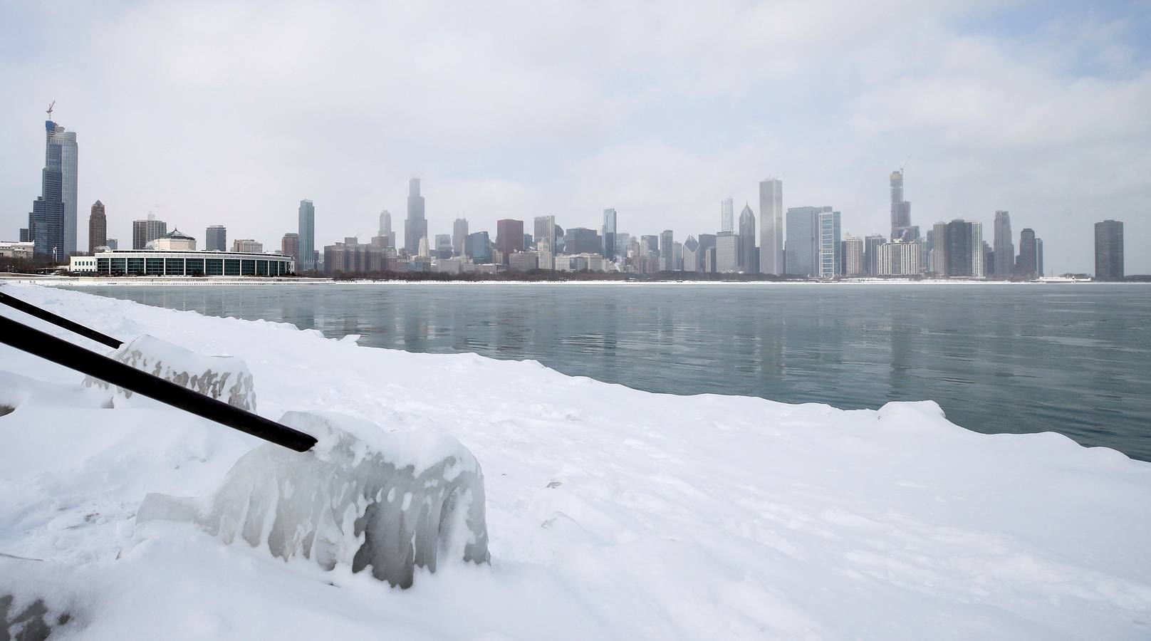 Una ola de frío polar cruza Chicago, Illinois (EE. UU.). Las temperaturas en el área de Chicago podrían bajar a menos 31 grados centígrados.