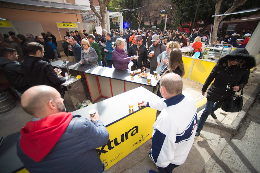 Este evento multicultural se celebra en la calle Álvarez Quintero este sábado 2 de febrero de 10:00 a 22:00 horas, y el domingo 3, de 10:00 a 17:00.