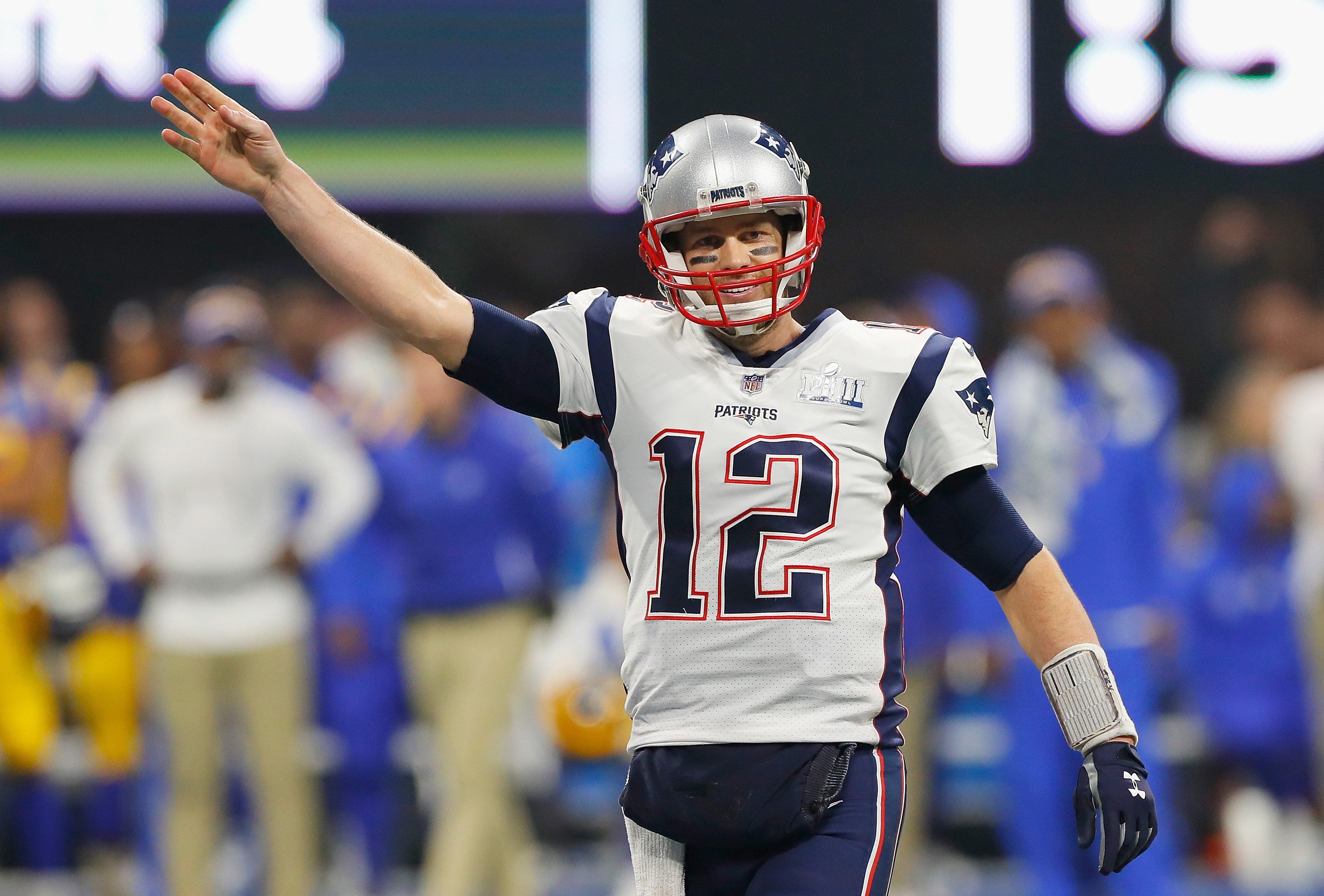 Tom Brady y los New England Patriots ganaron su sexto trofeo frente a los Rams en un evento deportivo seguido por millones de espectadores.