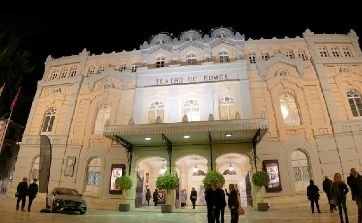 El Teatro Romea acogió la puesta de largo.