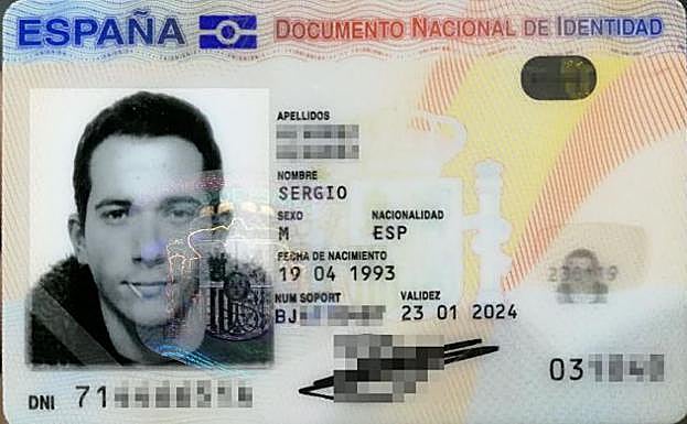 El joven que se hizo foto del DNI con un palillo en la boca debe hacerse otro