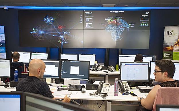 Trabajadores de ITS Security, firma española especializada en protección frente a 'hackers'. 