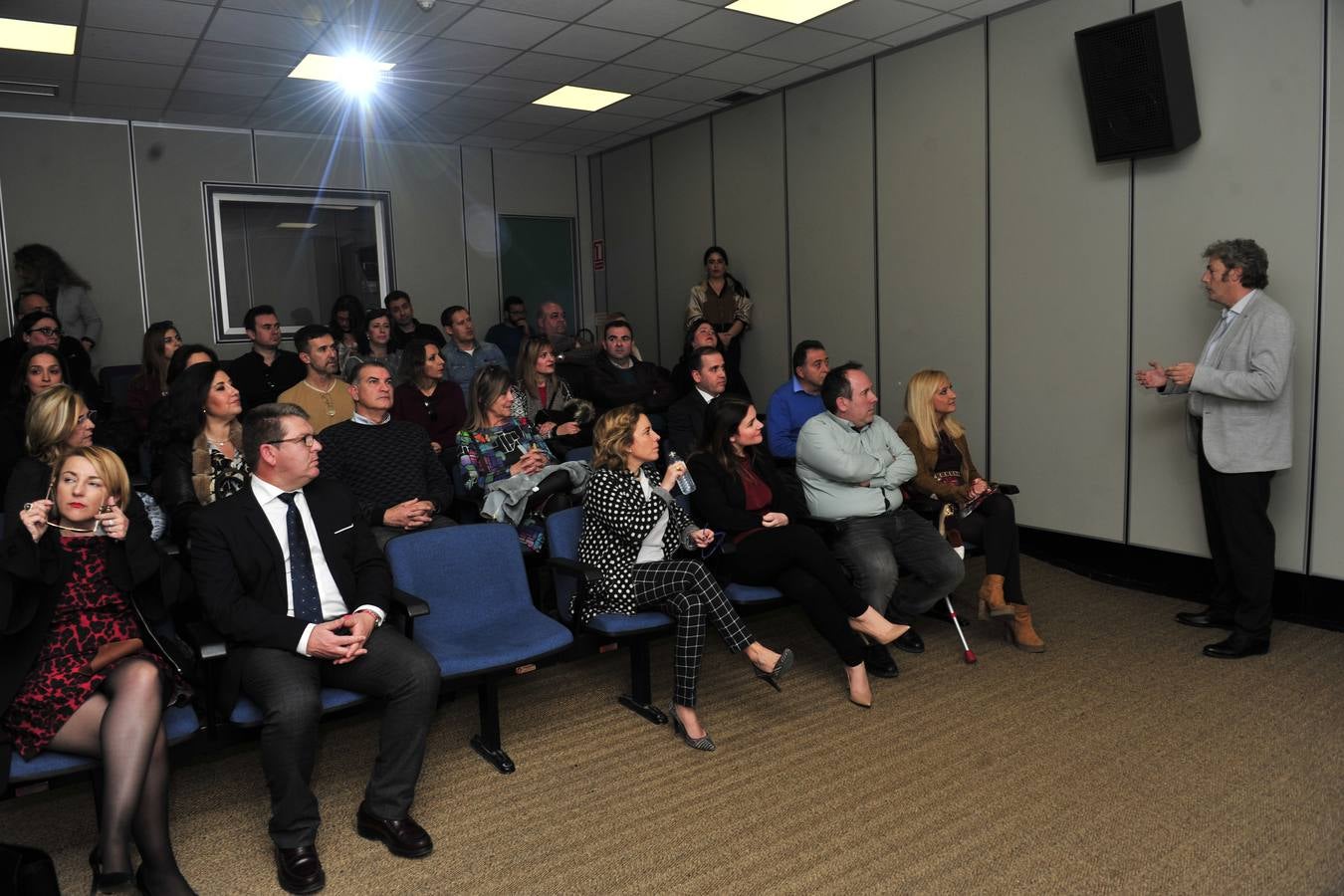 Más de una veintena de profesores de colegios e intitutos de toda la Región, la mayoría con grupos de alumnos ya inscritos en la décima edición del concurso 'Mi Periódico Digital', 