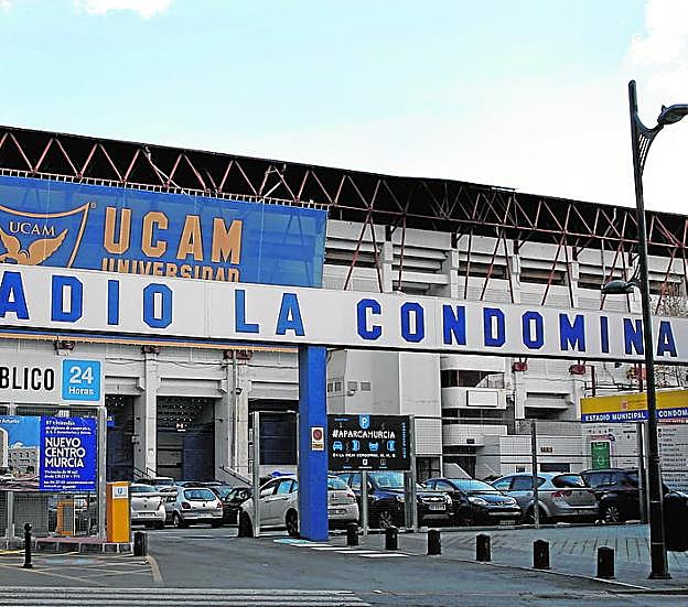 Fachada principal de La Condomina. 