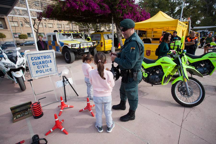 Cáritas y Jesús Abandonado reciben la recaudación obtenida con las inscripciones