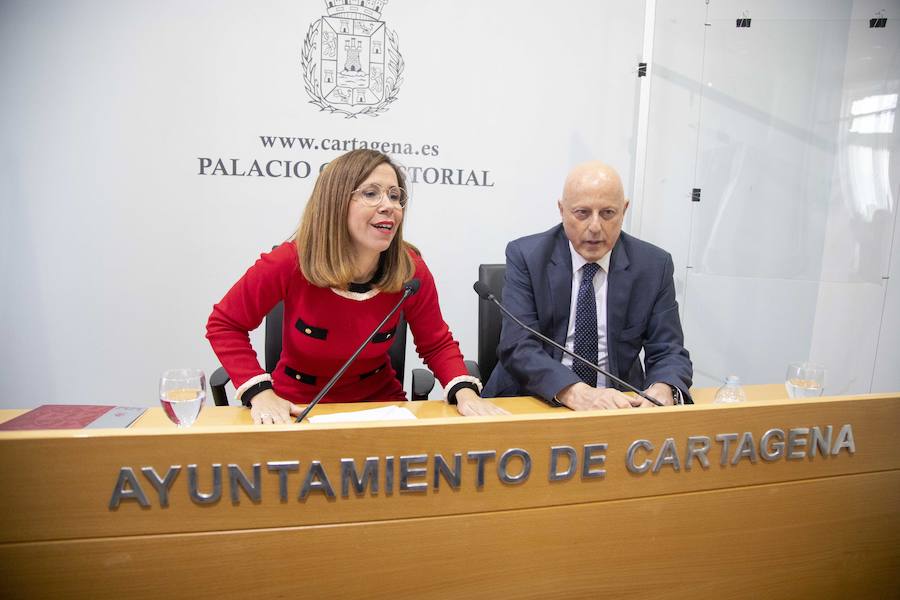 Tomás Olivo y la alcaldesa de Cartagena, Ana Belén Castejón, anuncian el acuerdo del Plan Rambla.
