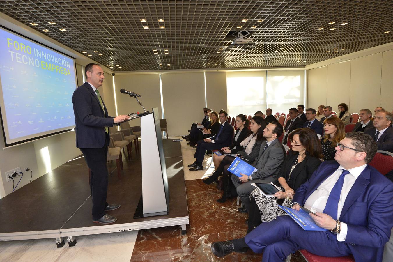 Expertos de distintas entidades ponen el foco en la necesidad de aplicar nuevas tecnologías en el seno de las empresas 