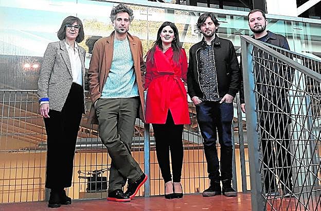 Marta López-Briones, Julián Garnés, Miriam Guardiola, Guillermo Rubio y Sergio Porlán, ayer, en el Centro Párraga de Murcia. 