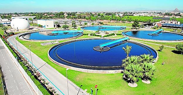 Estación depuradora este del municipio de Murcia. La Región es líder y reutiliza el cien por cien de estas aguas. 