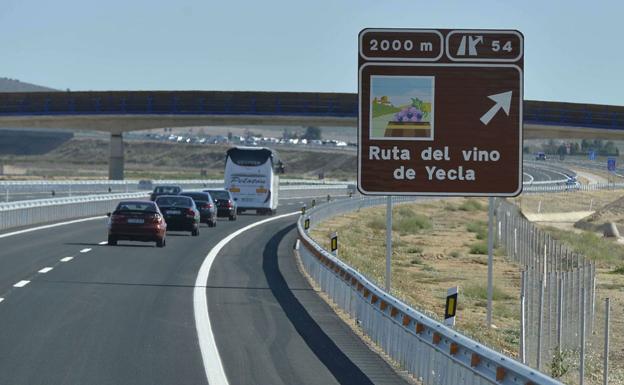 Autovía Yecla-Caudete. Pendiente de adjudicar la obra. Hay que cerrar el eje del Altiplano y la conexión con Valencia, y no se prevén retrasos.