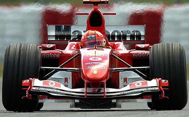 El Ferrari de Michael Schumacher en 2003, con publicidad de Marlboro.