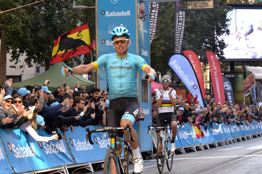 El muleño llegó a la meta acompañado por el también murciano y campeón del mundo Alejandro Valverde