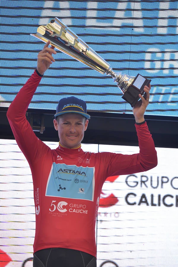 El muleño llegó a la meta acompañado por el también murciano y campeón del mundo Alejandro Valverde