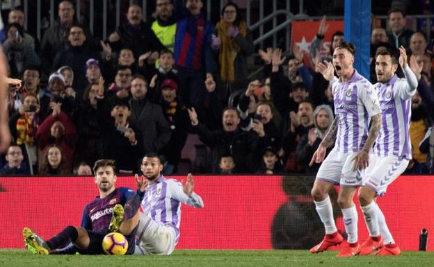 Pique derribado en el área del Valladolid.