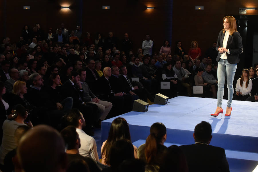 El presidente regional del PP, Fernando López Miras, y el secretario general nacional, Teodoro García, acompañaron este viernes a la alcaldesa de Archena, Patricia Fernández, a la que ratificaron para revalidar su candidatura en las elecciones municipales.