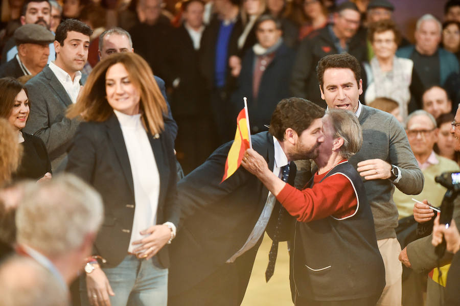 El presidente regional del PP, Fernando López Miras, y el secretario general nacional, Teodoro García, acompañaron este viernes a la alcaldesa de Archena, Patricia Fernández, a la que ratificaron para revalidar su candidatura en las elecciones municipales.