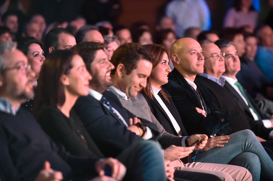 El presidente regional del PP, Fernando López Miras, y el secretario general nacional, Teodoro García, acompañaron este viernes a la alcaldesa de Archena, Patricia Fernández, a la que ratificaron para revalidar su candidatura en las elecciones municipales.