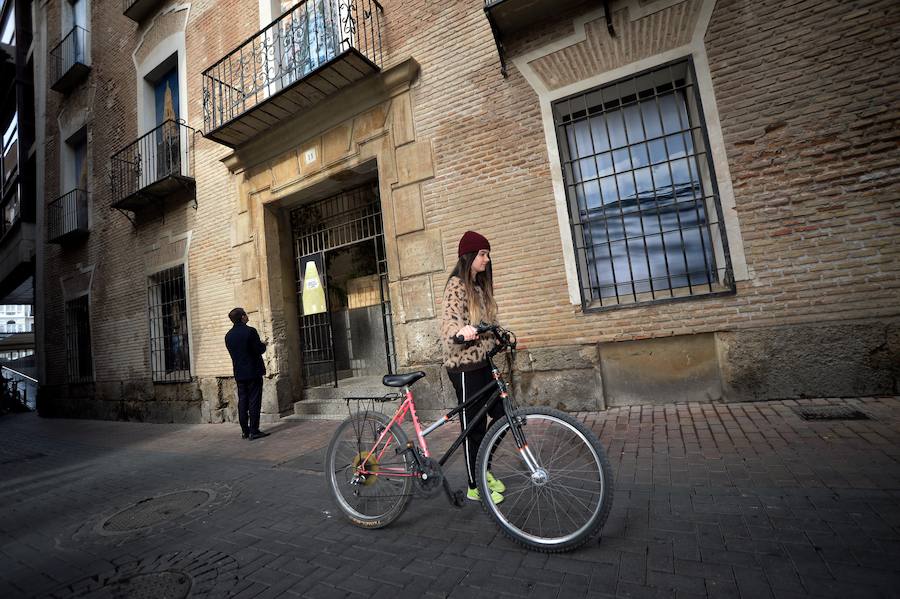 Las instantáneas se han tomado en lugares como el Paseo de Corvera, el río Segura, el edficio Guillamón y las cúpulas de los inmuebles modernistas de la Casa Cerdá
