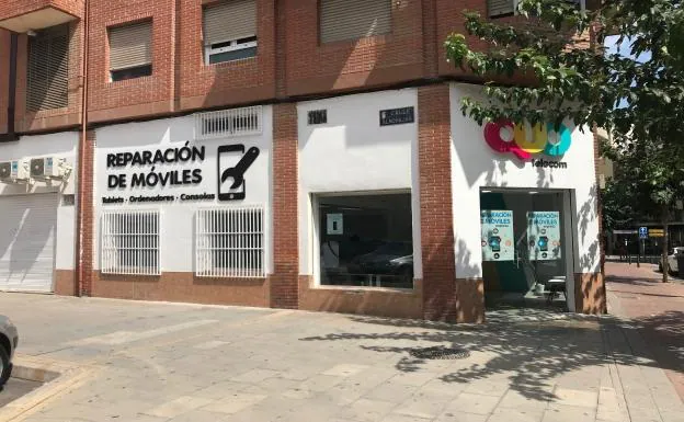 La empresa cuenta con dos tiendas en Murcia y uno en Cartagena