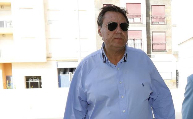 José Luis López Ayala, llegando al juzgado de Cieza. 