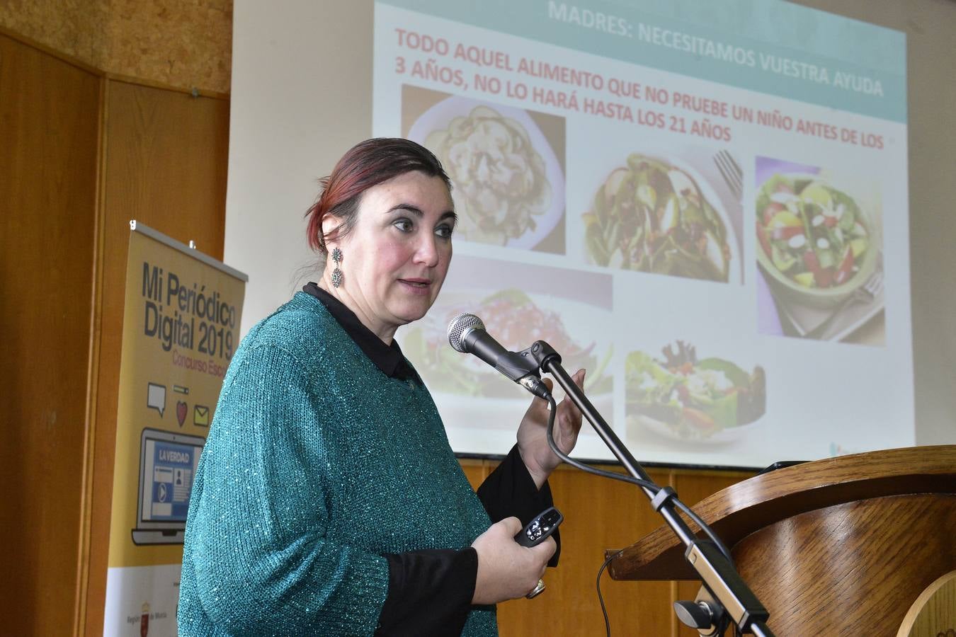 El dibujante de cómics de Marvel Salva Espín protagonizó ayer una charla enmarcada en 'Mi Periódico Digital', el concurso escolar organizado por 'La Verdad' y la Consejería de Educación, Juventud y Deportes.