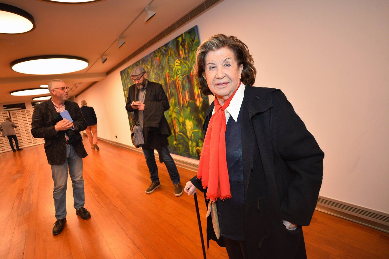 La poeta Dionisia García recibió el premio Letra Capital en la gala de la editorial MurciaLibro, que reunió anoche en el salón de actos del Aula de Cultura de Cajamurcia a sus escritores para presentar sus novedades y celebrar una mesa redonda con Miguel Ángel Hernández, José Belmonte y Manuel Moyano.