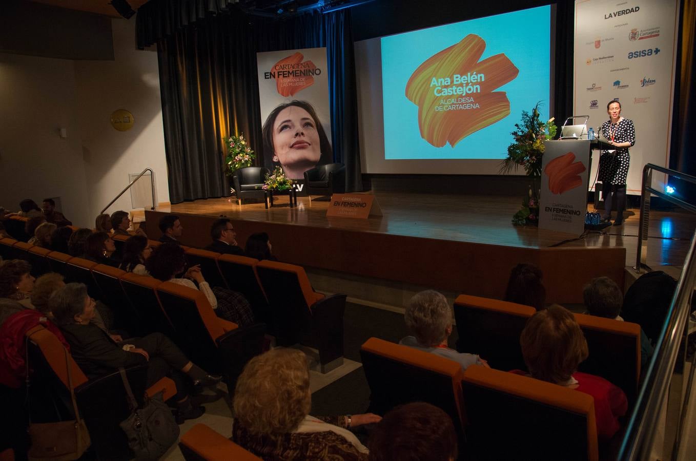 La primera jornada del evento que organiza 'La Verdad' reúne en Cartagena a más de 200 asistentes 