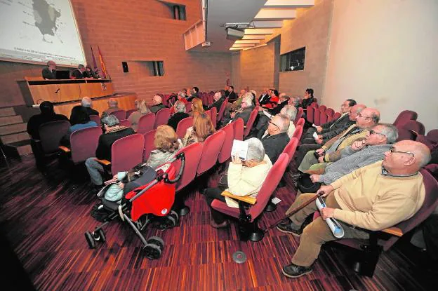 Asamblea informativa de la Asociación de afectados por el amianto de Cartagena, en una imagen de archivo. 