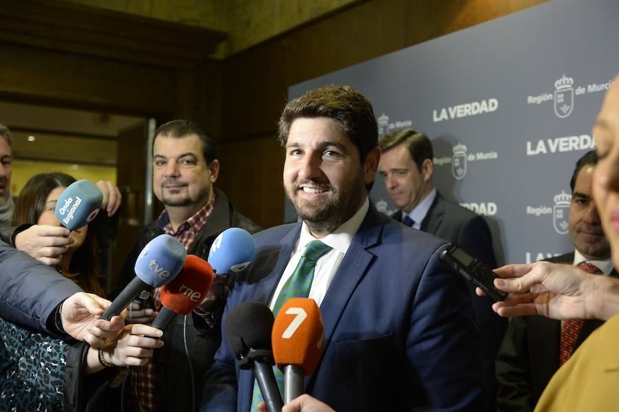 López Miras afirma en el evento organizado por 'La Verdad' que si el PP gana las elecciones «El AVE llegará este año a Murcia»