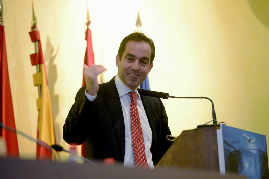 López Miras afirma en el evento organizado por 'La Verdad' que si el PP gana las elecciones «El AVE llegará este año a Murcia»