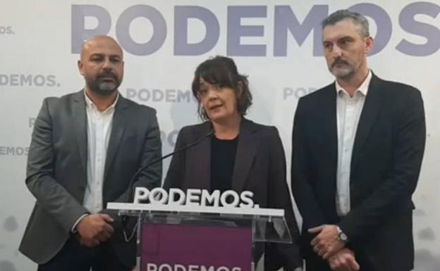 José García Molina, María Giménez y Óscar Urralburu, este viernes en Murcia.