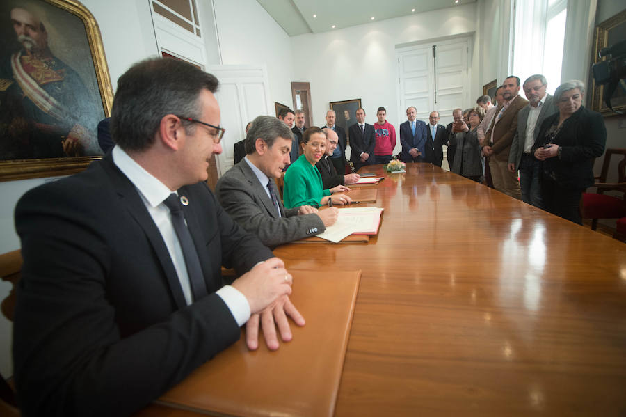 El secretario de Estado de Infraestructuras califica las palabras de López Miras como «una mentira muy grande»