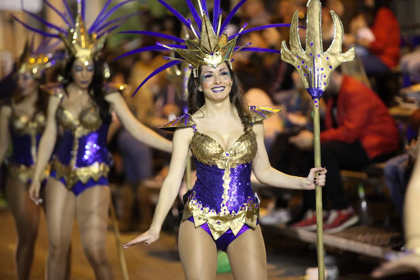 Más de mil personas participan en el primer gran desfile de la pedanía murciana