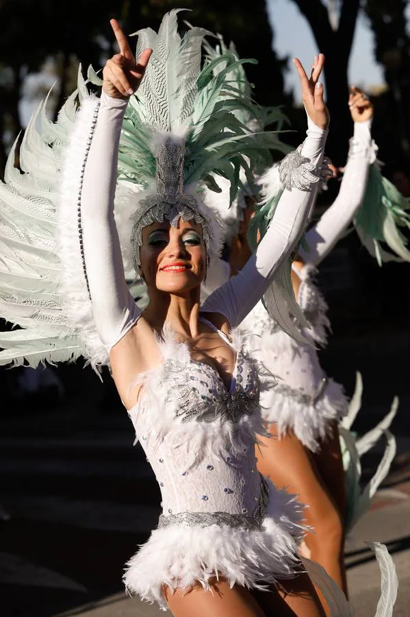 El humor y la actualidad no faltaron al primer gran desfile de Carnaval de la pedanía murciana. El grupo 'El Mejillón Colorao' hizo una parodia de la exhumación de Franco
